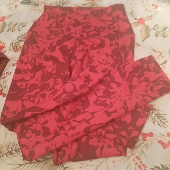 NWOT Zella Studio Lite Flex High Waist 7/8 Leggings in Burgundy size XS and S - Picture 2 of 6